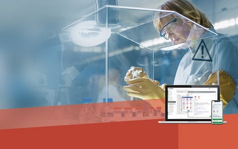 Fachkraft für Arbeitssicherheit beim Erstellen einer Risikobeurteilung mit der Quentic Software-Lösung. 